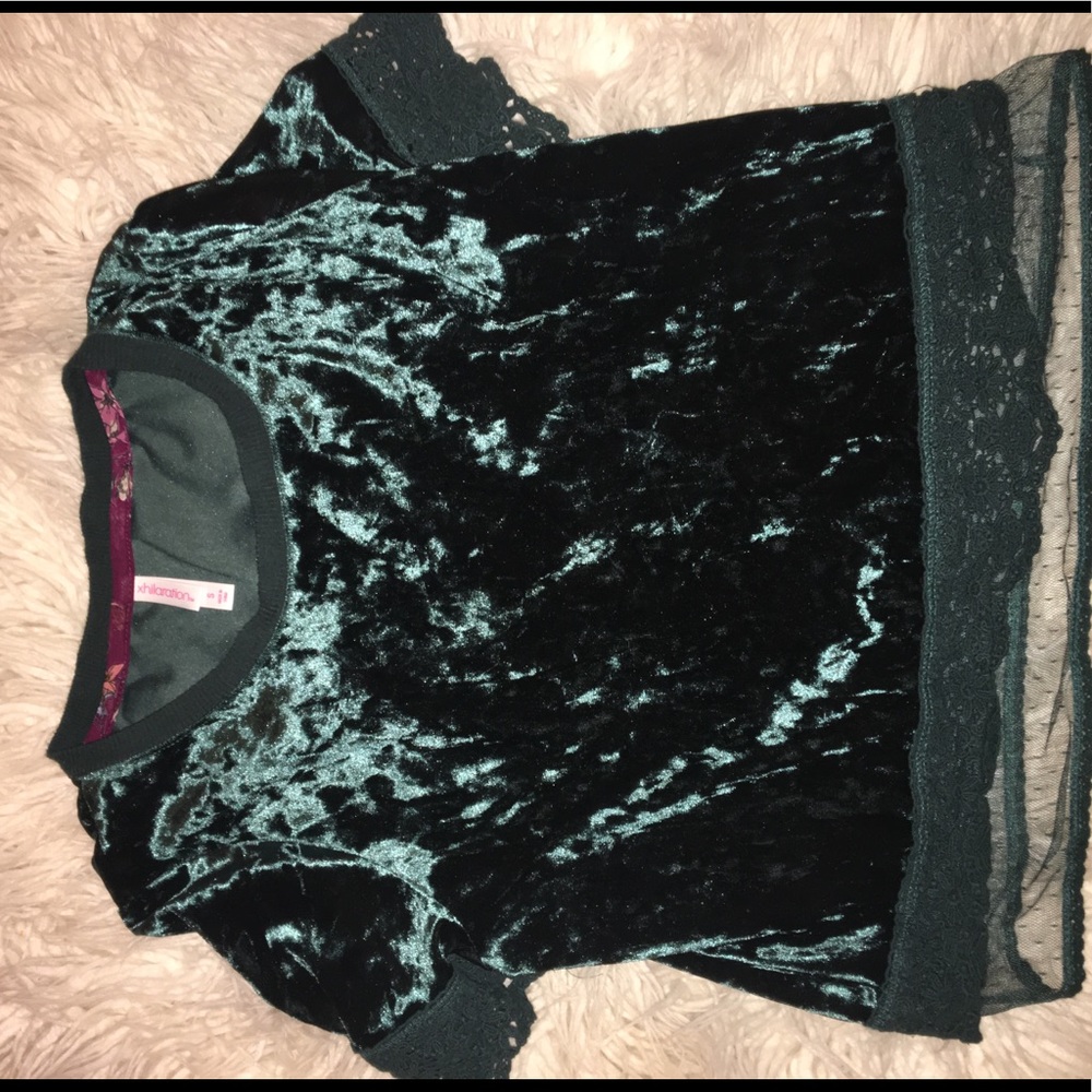 CUTE BLUE VELVET LACE CROP TOP